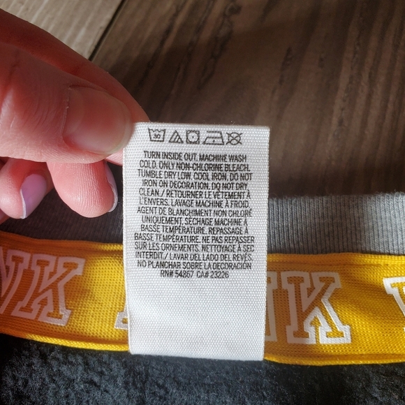 PINK Victoria’s Secret University of Iowa Hawkeyes Fleece Pullover Size XS EUC - Picture 4 of 16